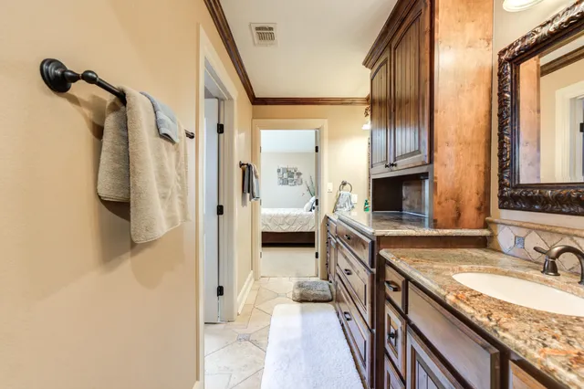 $489,999 | 8 Tuscan Villas Circle, Lubbock, TX 79423