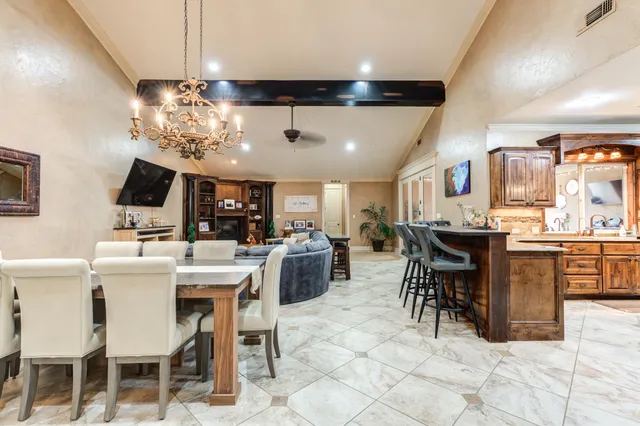 $489,999 | 8 Tuscan Villas Circle, Lubbock, TX 79423
