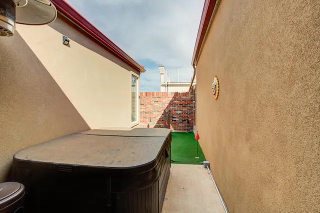 $489,999 | 8 Tuscan Villas Circle, Lubbock, TX 79423