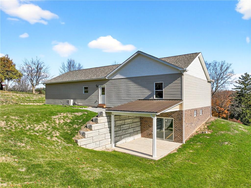 480 Matty Belle Vernon, PA 15012 - Photo 3 of 35