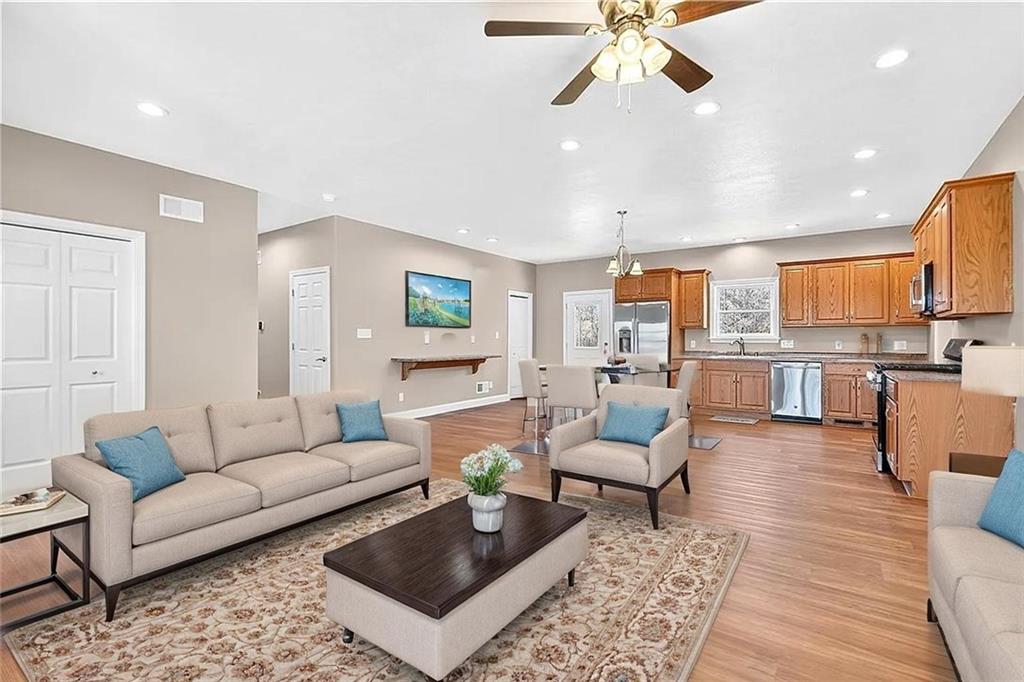 480 Matty Belle Vernon, PA 15012 - Photo 6 of 35