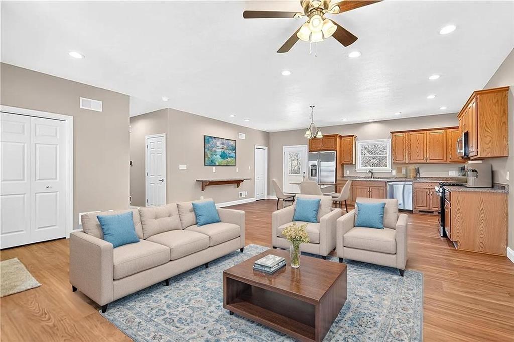 480 Matty Belle Vernon, PA 15012 - Photo 7 of 35