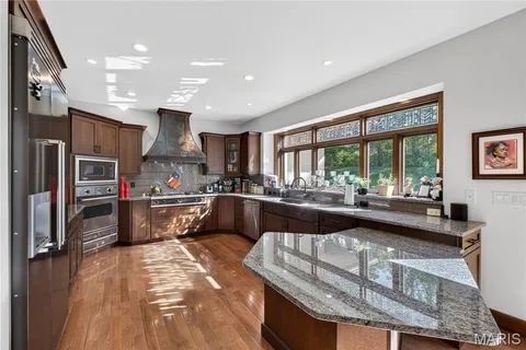 $1,600,000 | 15 Summerhill Lane, Town and Country, MO 63017