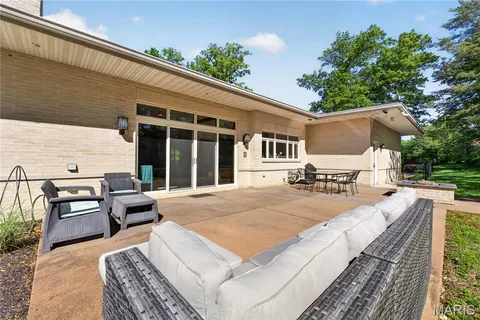 $1,600,000 | 15 Summerhill Lane, Town and Country, MO 63017