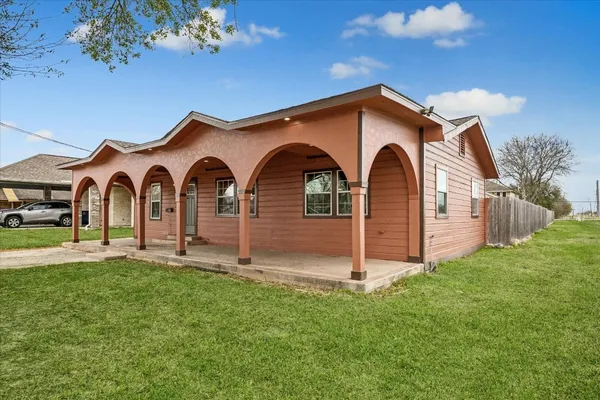 $1,725 | 609 Avenue M, South Houston, TX 77587