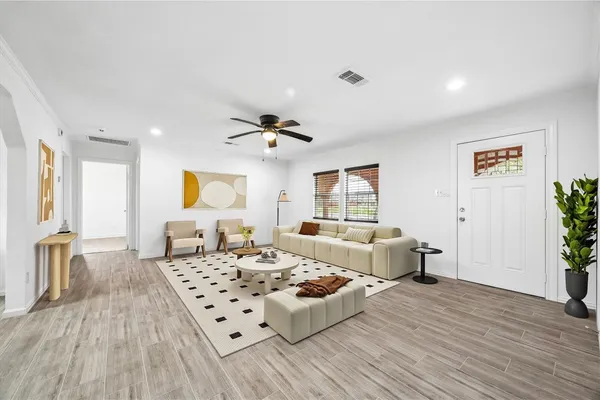 $1,725 | 609 Avenue M, South Houston, TX 77587