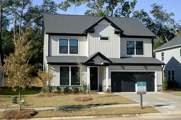 $489,000 | 220 Creek Pointe Drive, Moncks Corner, SC 29461