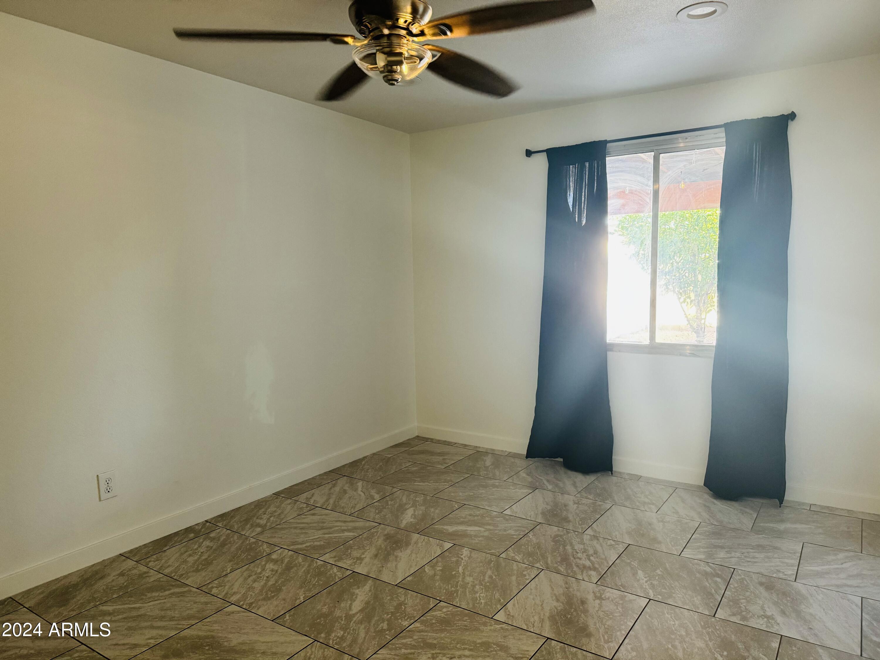6953 West Berkeley Road Phoenix, AZ 85035 - Photo 8 of 20 IMG_2728