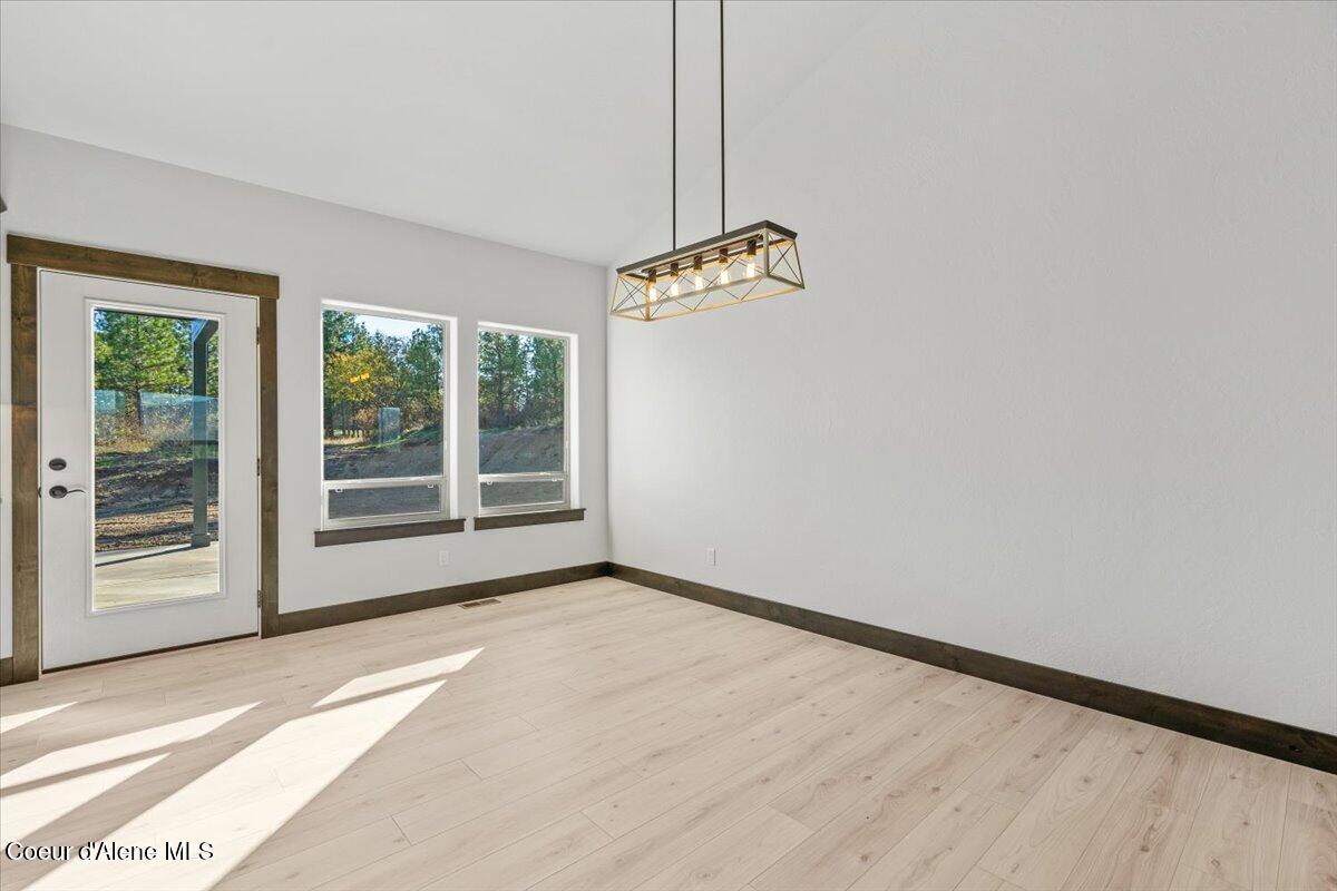 1475 West Remmick Street Hayden, ID 83835 - Photo 12 of 31 Dining Area