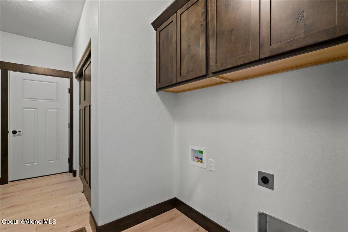 1475 West Remmick Street Hayden, ID 83835 - Photo 28 of 31 Laundry Room