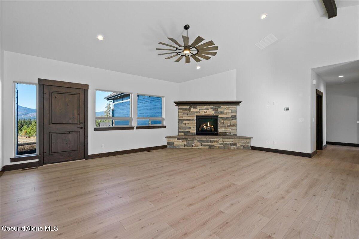 1475 West Remmick Street Hayden, ID 83835 - Photo 4 of 31 Living and Entry