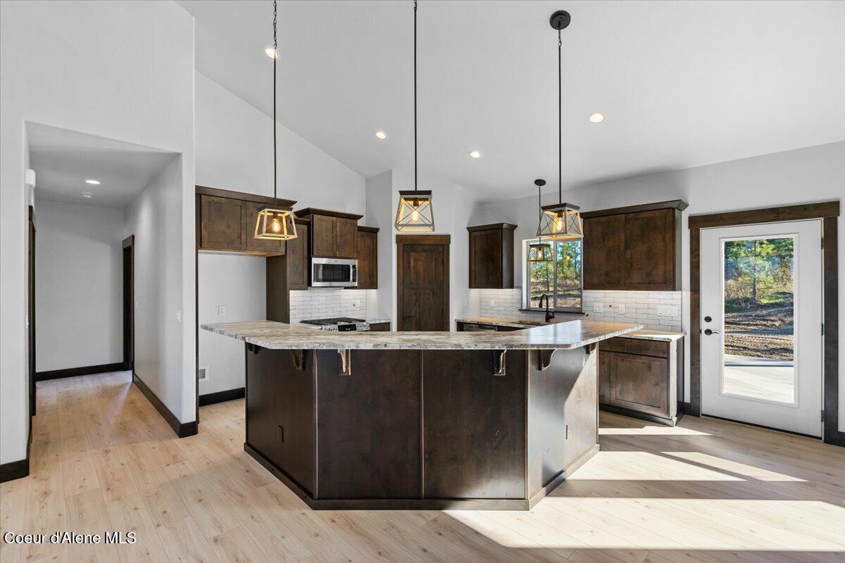 1475 West Remmick Street Hayden, ID 83835 - Photo 7 of 31 Kitchen