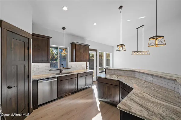 $933,264 | 1475 West Remmick Street, Hayden, ID 83835
