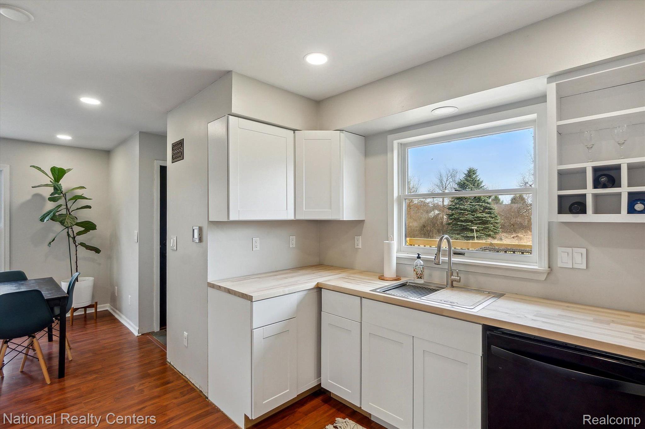 4224 East Allen Road Howell, MI 48855 - Photo 10 of 31 Gallery Image 10