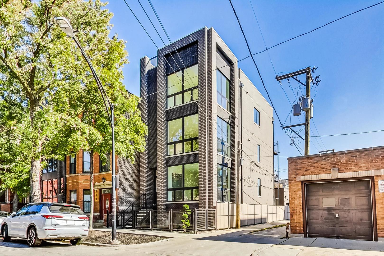 815 North Hoyne Ave Unit 1  