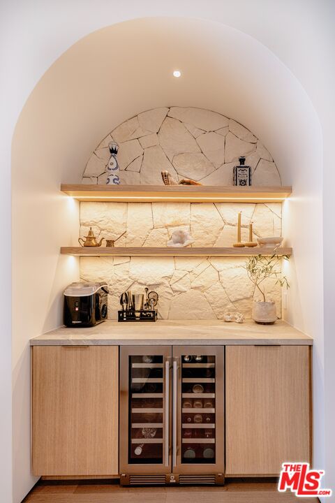 4703 Saloma Avenue Sherman Oaks, CA 91403 - Photo 11 of 26 a view of kitchen with an oven