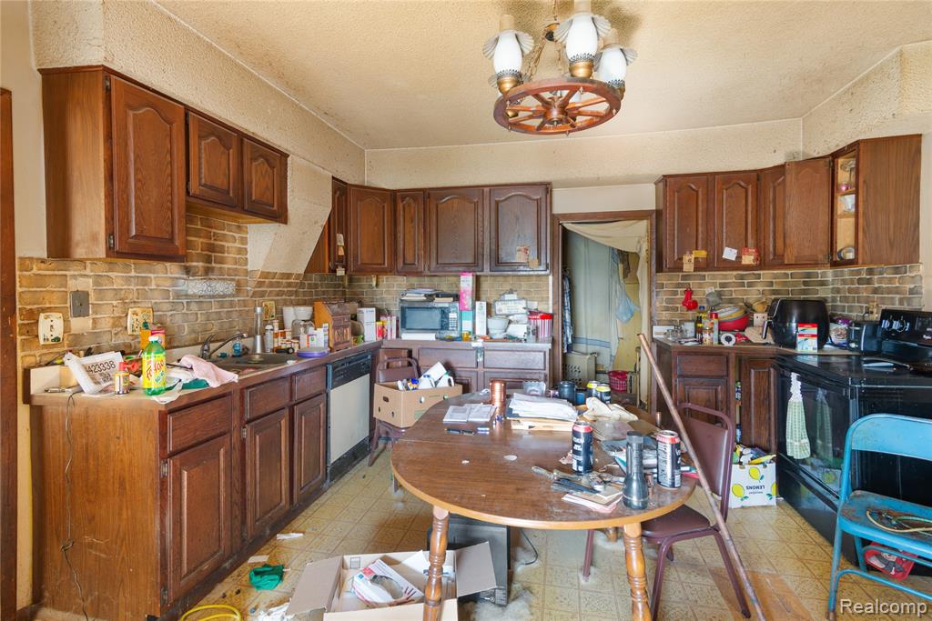 15602 Northline Road Southgate, MI 48195 - Photo 9 of 26