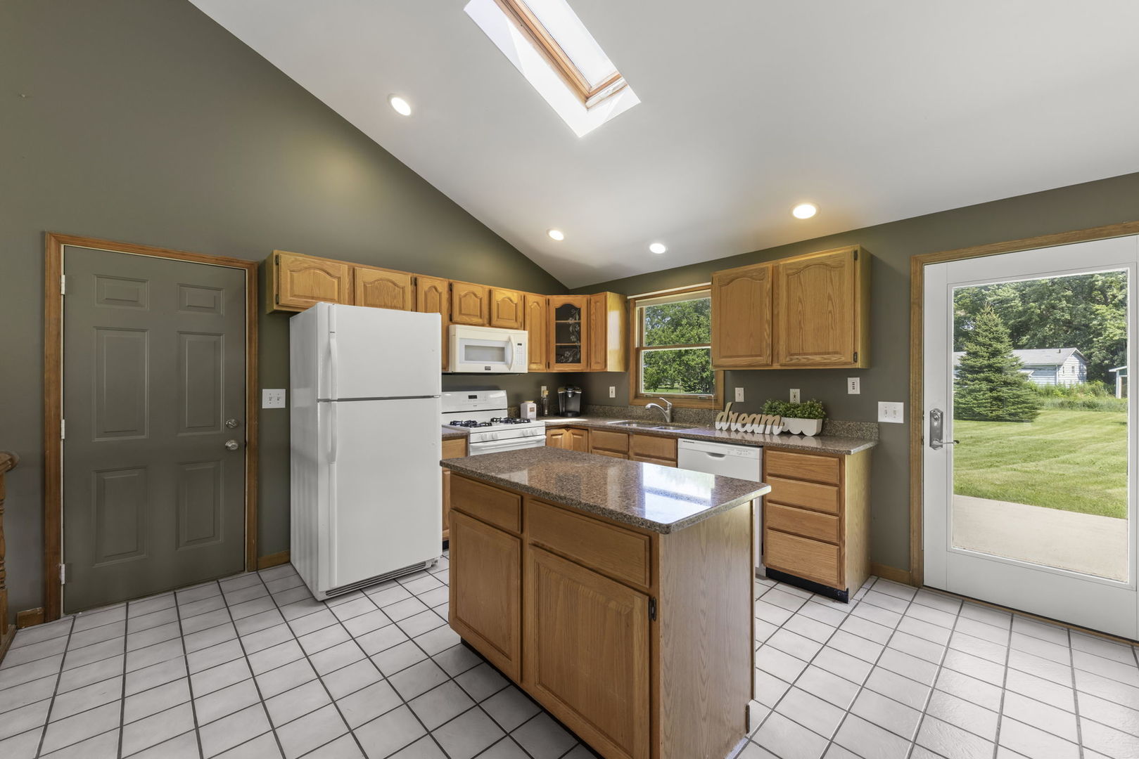 12475 Fox Road Yorkville, IL 60560 - Photo 11 of 39