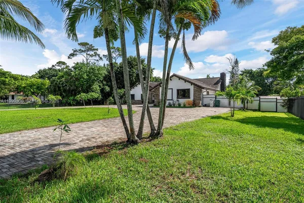 $1,750,000 | 6252 Northwest 65th Terrace, Parkland, FL 33067