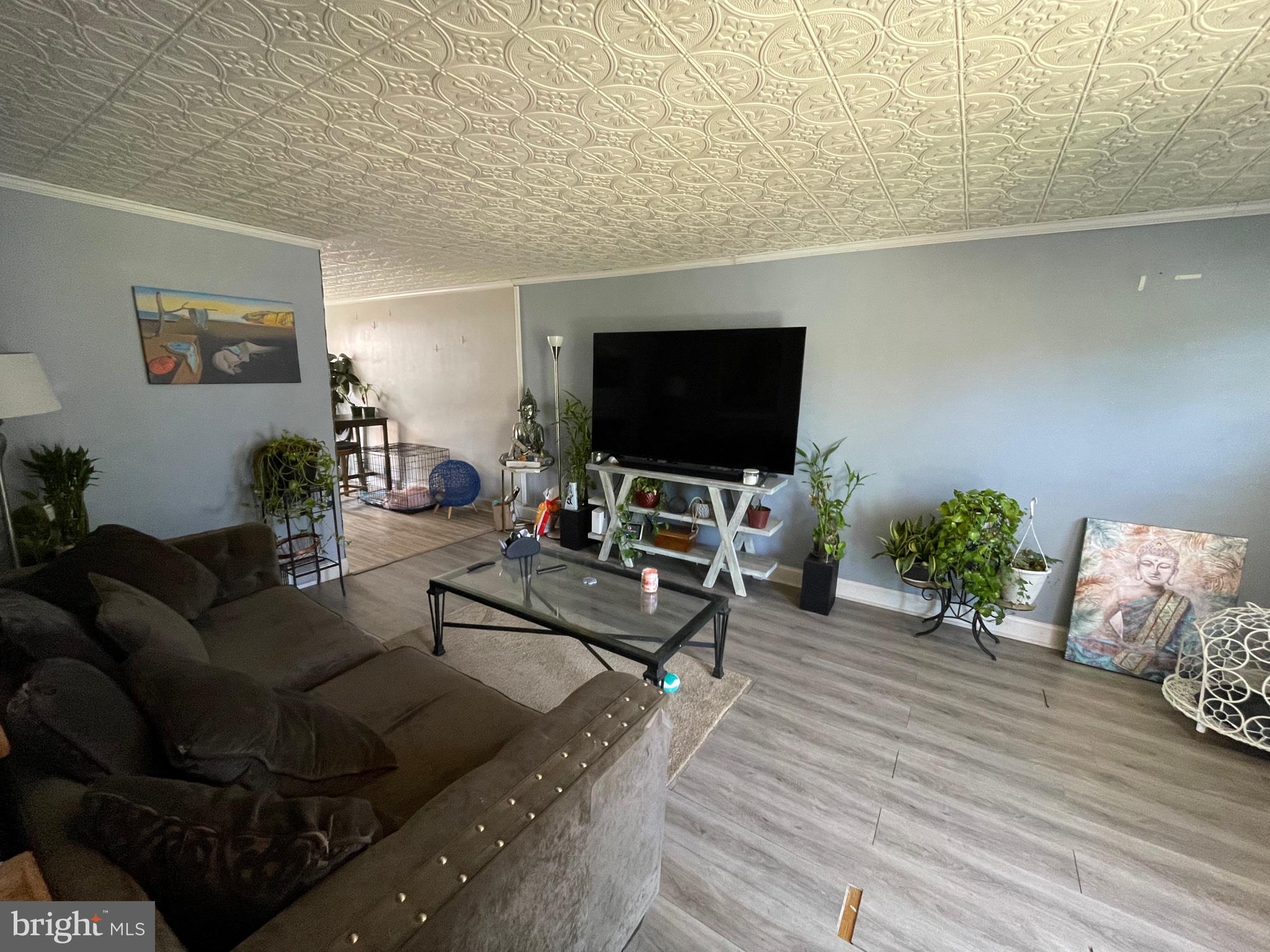 735 Grant Road Folcroft, PA 19032 - Photo 11 of 39 Spacious living area with modern charm.