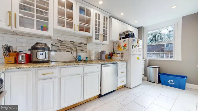 $2,999 | 204 Haddon Avenue, Collingswood, NJ 08108