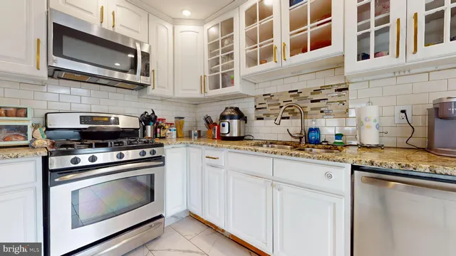 $2,999 | 204 Haddon Avenue, Collingswood, NJ 08108