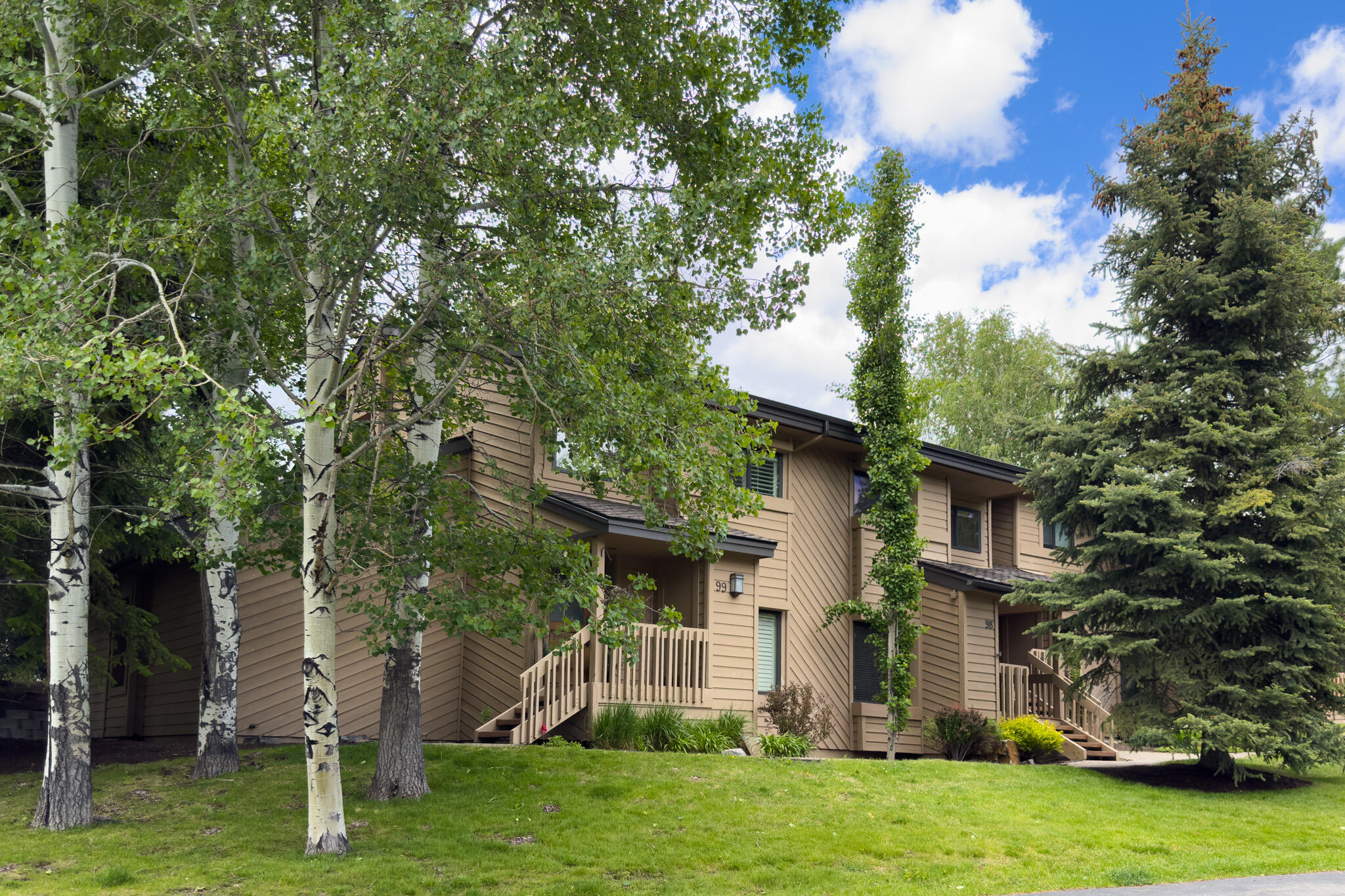 2698 Ridge Lane, Unit 2698 Sun Valley, ID 83353 - Photo 2 of 17 Exterior