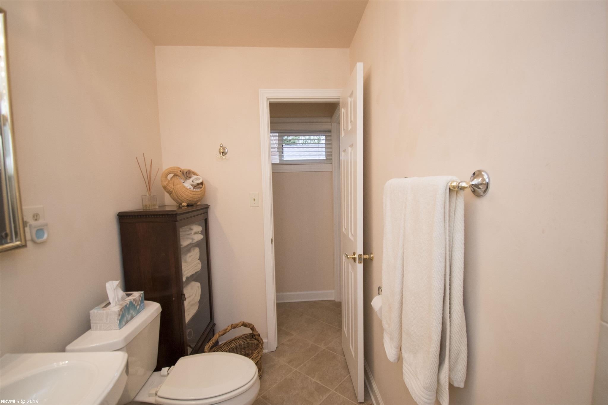 4411 Mariners Point Road Radford, VA 24141 - Photo 38 of 46 Gallery Image 38