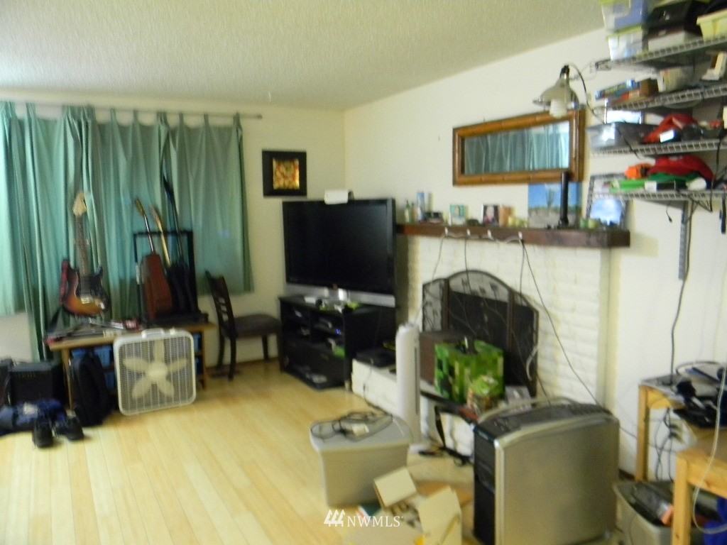 23702 48th Avenue Southeast Bothell, WA 98021 - Photo 2 of 10 Gallery Image 2