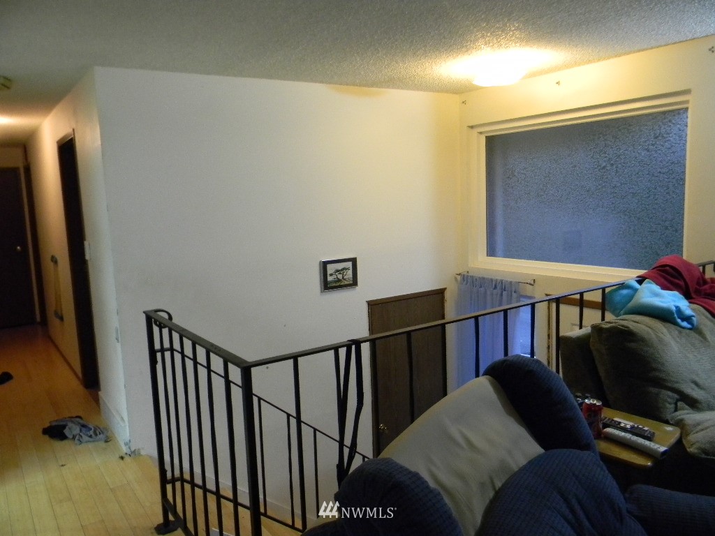 23702 48th Avenue Southeast Bothell, WA 98021 - Photo 3 of 10 Gallery Image 3