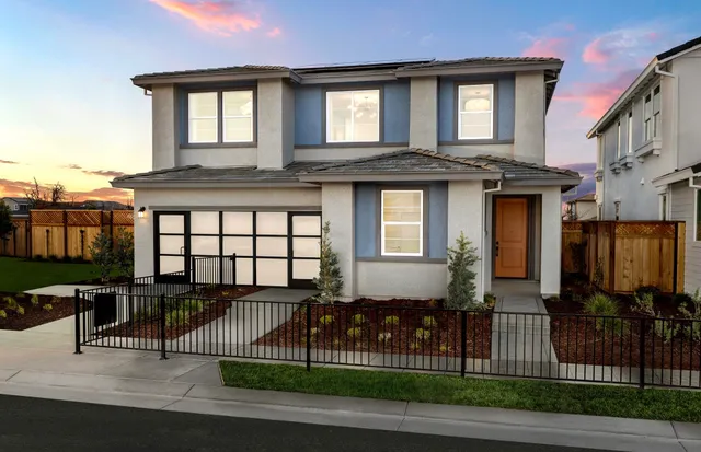 $970,317 | 373 East Beatrice Avenue, Mountain House, CA 95391