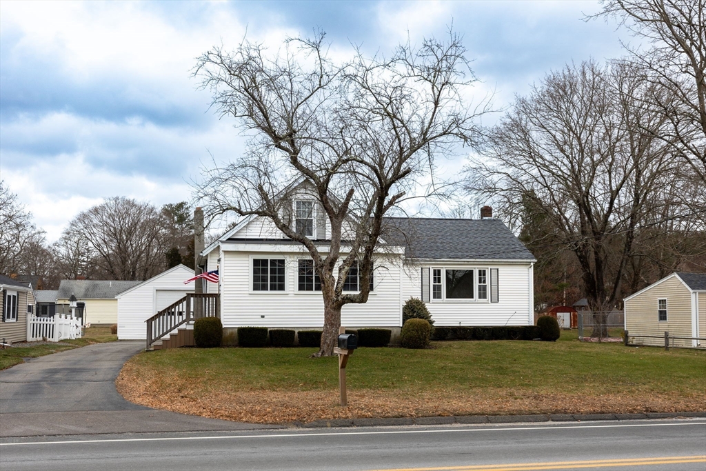 26 Orchard Street Raynham, MA 02767 - Photo 4 of 40