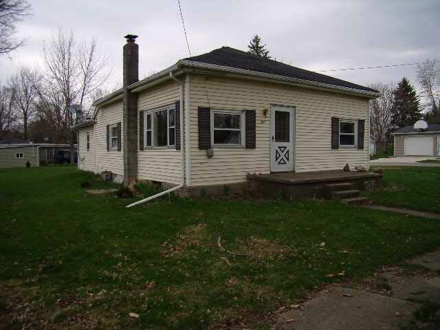 307 Spring Street Fremont, IN 46737 - Photo 3 of 4