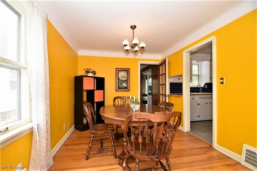 1600 Maplegrove Road Cleveland, OH 44121 - Photo 10 of 33