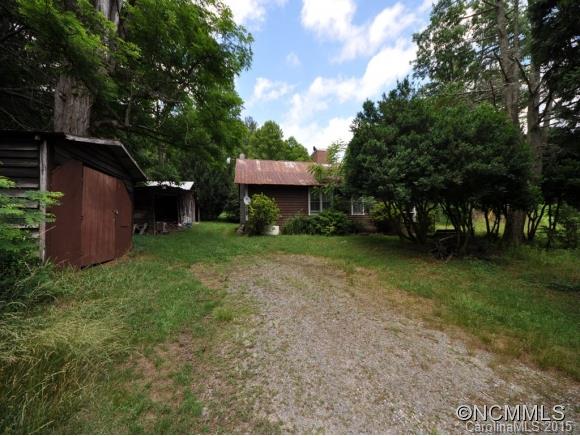 800 Harper Road Hendersonville, NC 28792 - Photo 4 of 16