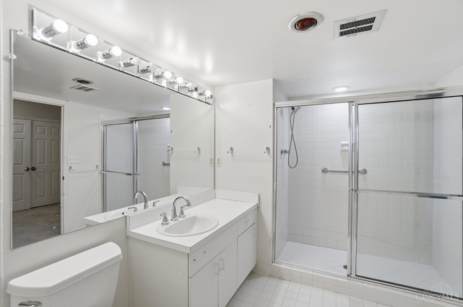 2444 Madison Road, Unit 408 Cincinnati, OH 45208 - Photo 25 of 49