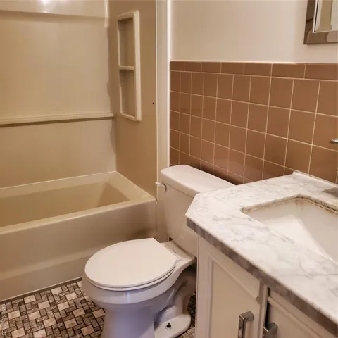 $1,800 | 160-166 W Road, Unit C34, Pleasant Valley, NY 12569