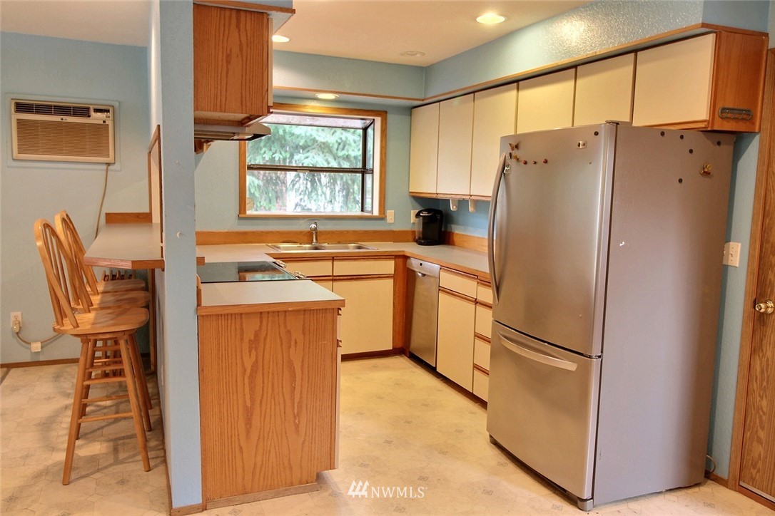 15812 Southeast 143rd Street Renton, WA 98059 - Photo 11 of 31 Gallery Image 11