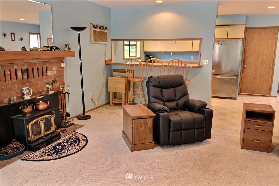 15812 Southeast 143rd Street Renton, WA 98059 - Photo 6 of 31 Gallery Image 6