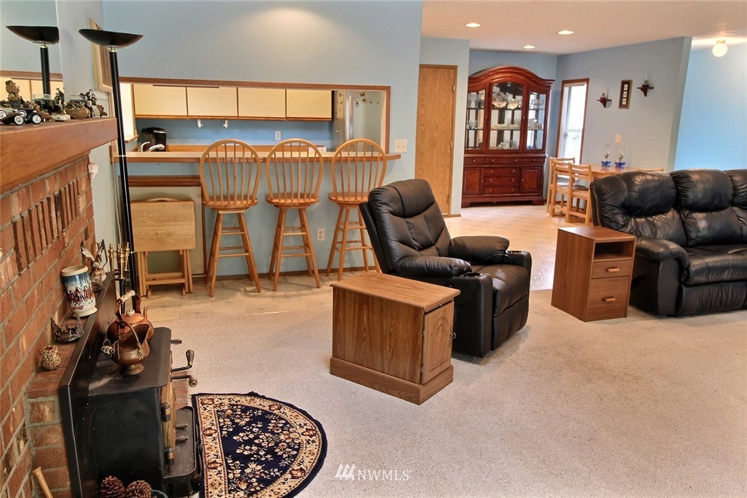 15812 Southeast 143rd Street Renton, WA 98059 - Photo 7 of 31 Gallery Image 7