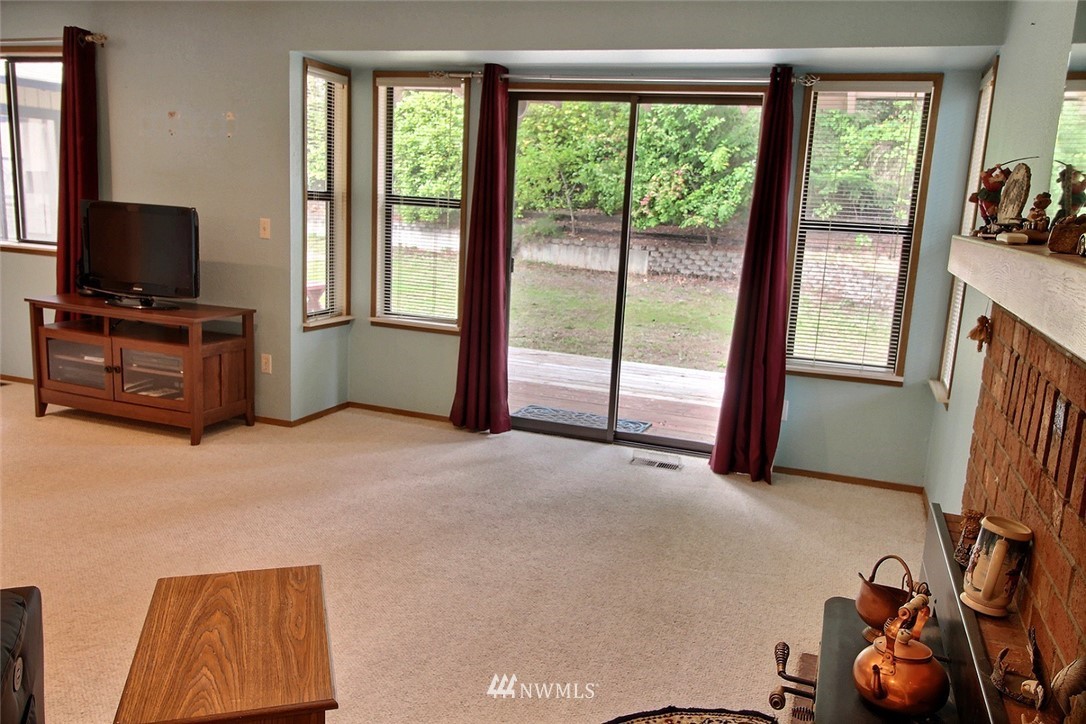 15812 Southeast 143rd Street Renton, WA 98059 - Photo 8 of 31 Gallery Image 8