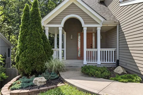 $315,000 | 4823 North Beacon Avenue, Kansas City, MO 64119