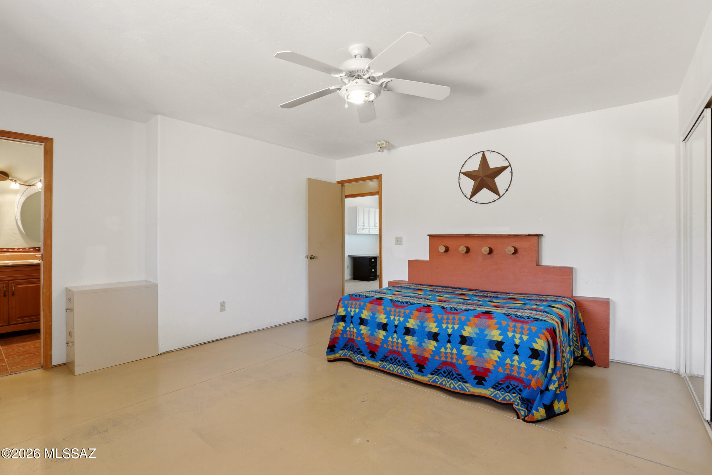 10855 West Mile Wide Road Tucson, AZ 85743 - Photo 21 of 47 Primary Bedroom