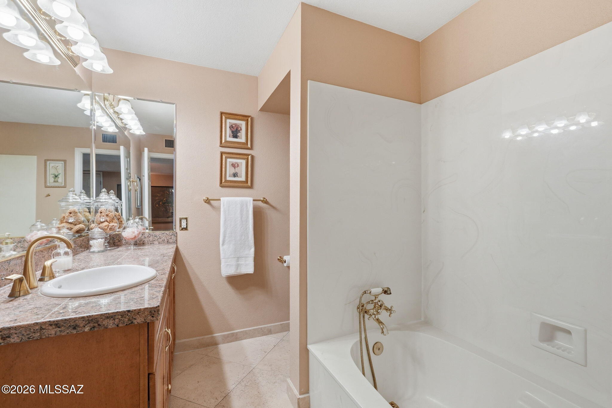 1342 North Via Ronda Oriente Tucson, AZ 85715 - Photo 25 of 41 Soaking Tub Hall Guest Bath
