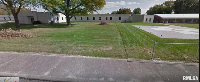 $690,000 | 400 Plum Street, Carmi, IL 62821