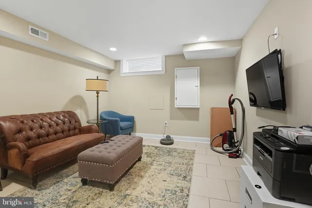 $3,000 | 143 North Kenwood Avenue, Baltimore, MD 21224