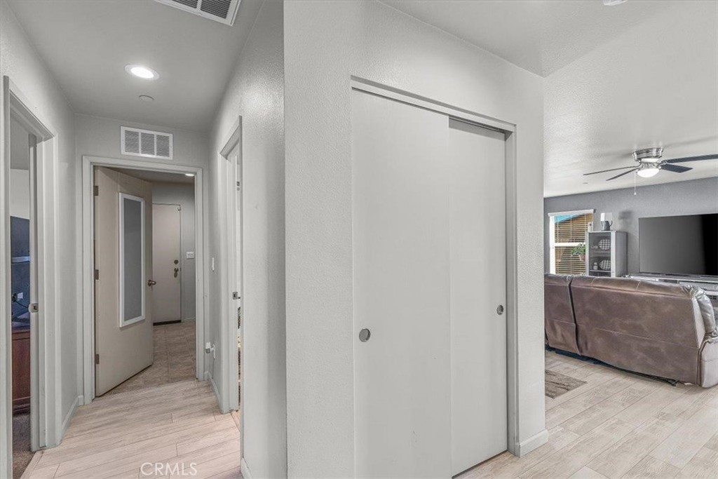 784 Taryn Court Merced, CA 95341 - Photo 26 of 39 a view of livingroom with furniture and ceiling fan