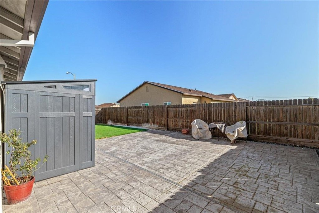 784 Taryn Court Merced, CA 95341 - Photo 32 of 39 a view of a backyard