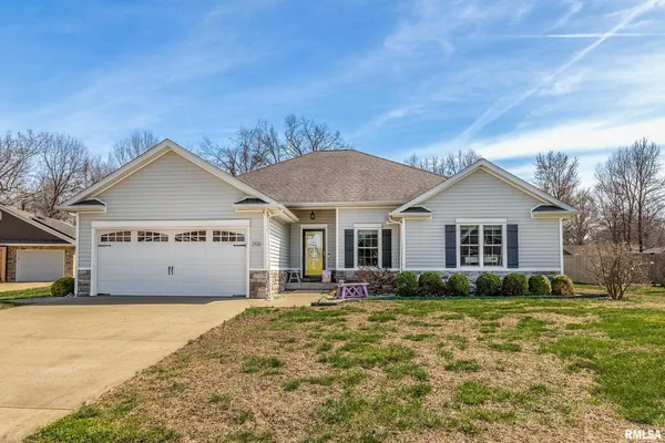$359,900 | 206 Excalibur Drive, Carterville, IL 62918