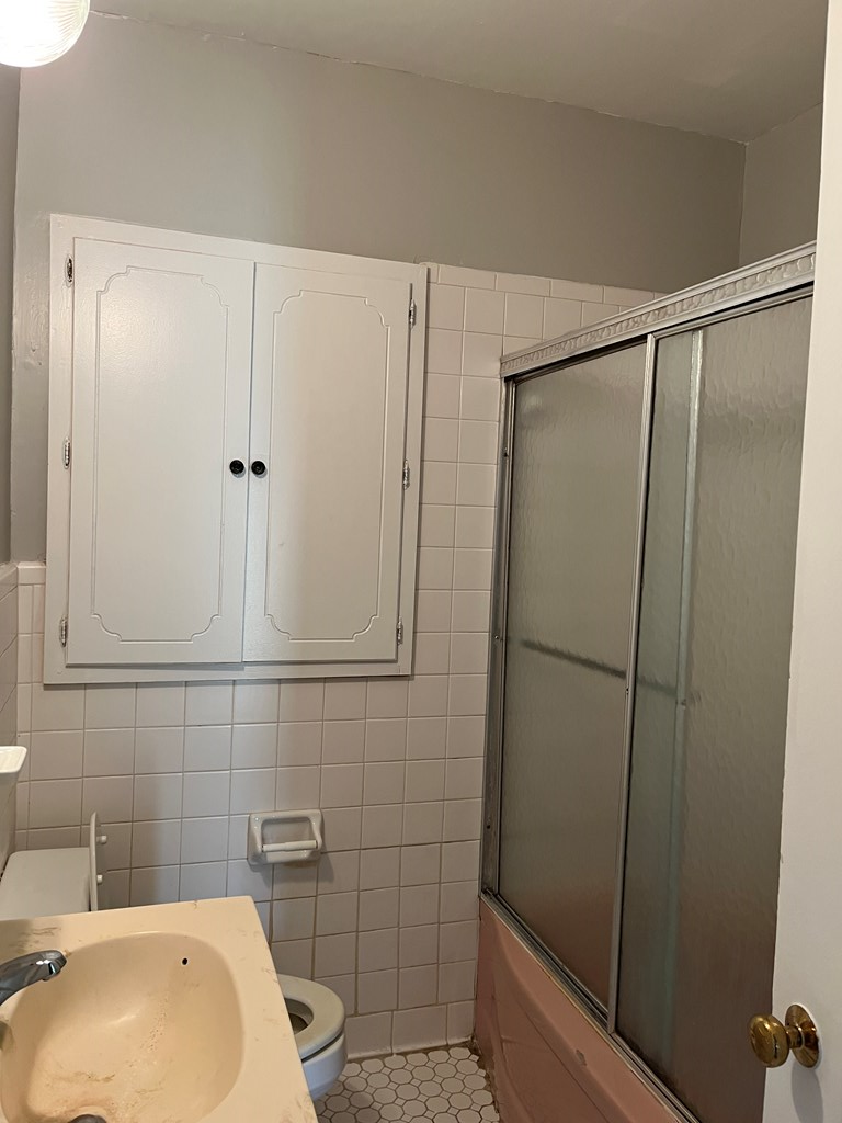 1943 Avalon Road Columbus, GA 31907 - Photo 7 of 21 Hall Bath